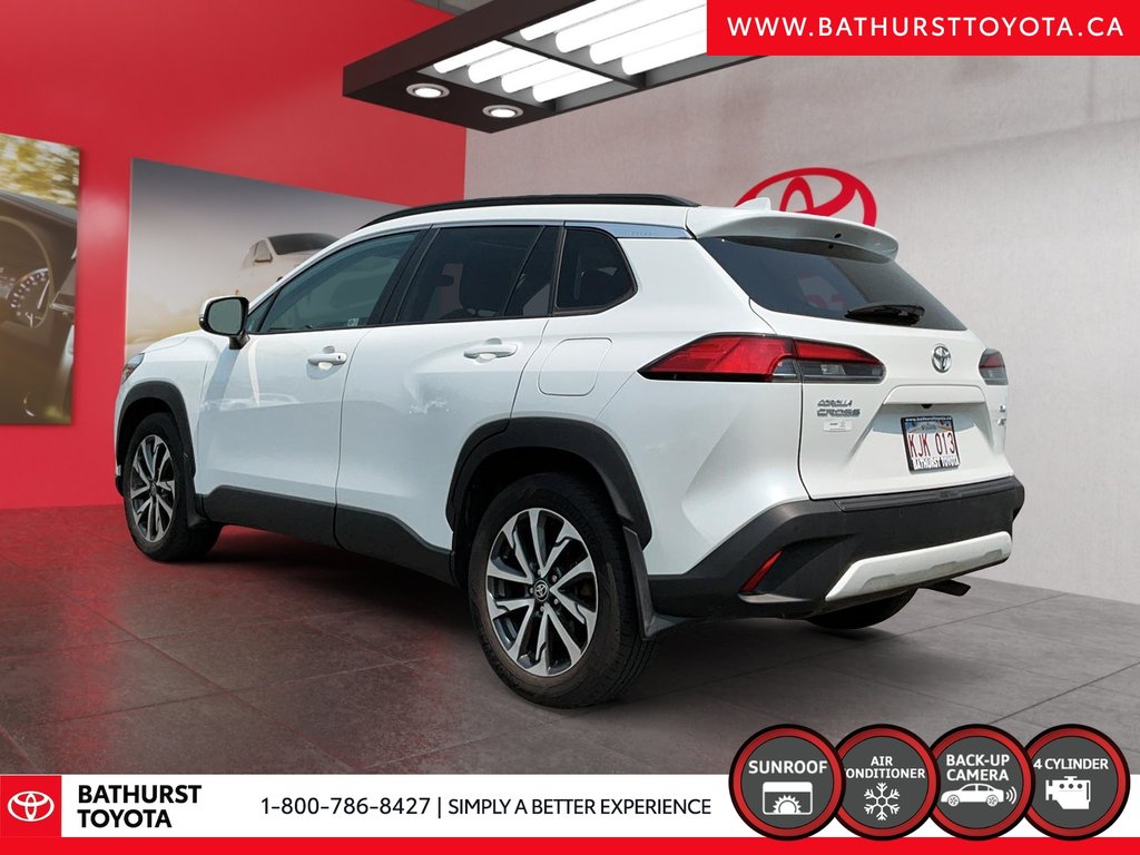 2022 Toyota Corolla Cross XLE in Bathurst, New Brunswick - 4 - w1024h768px