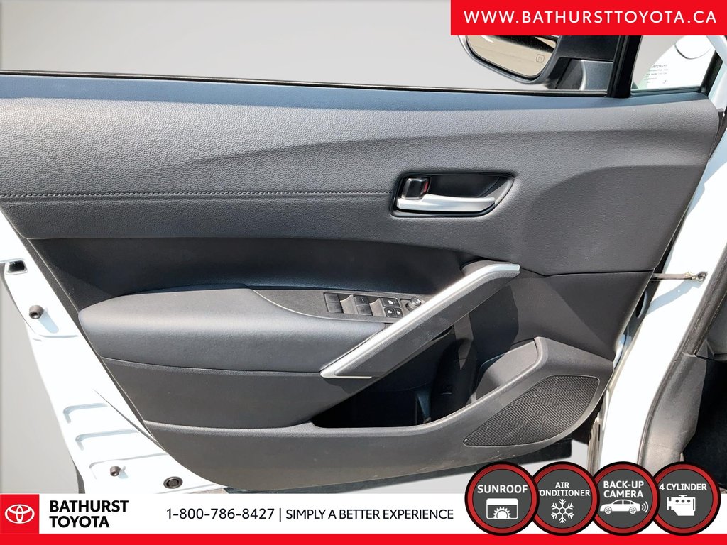 2022 Toyota Corolla Cross XLE in Bathurst, New Brunswick - 11 - w1024h768px