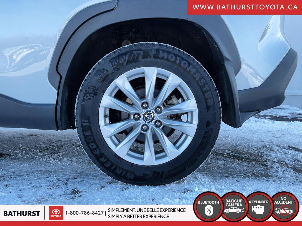 2024 Toyota Corolla Cross L in Bathurst, New Brunswick - 8 - w1024h768px