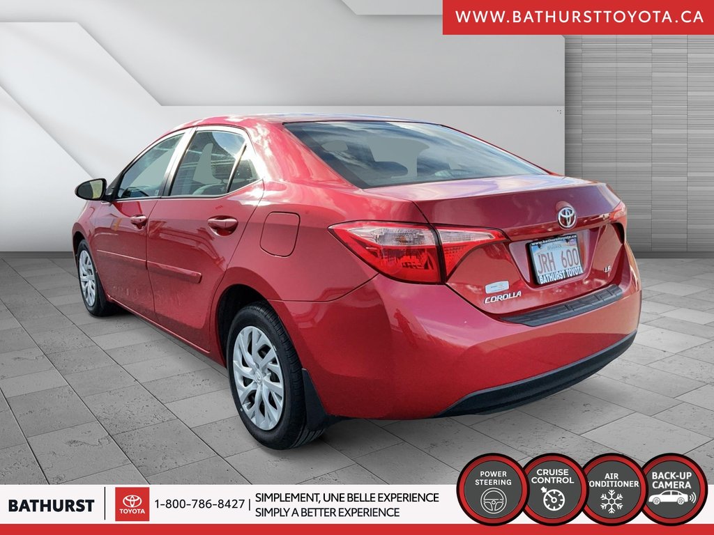 2018 Toyota Corolla LE in Bathurst, New Brunswick - 4 - w1024h768px