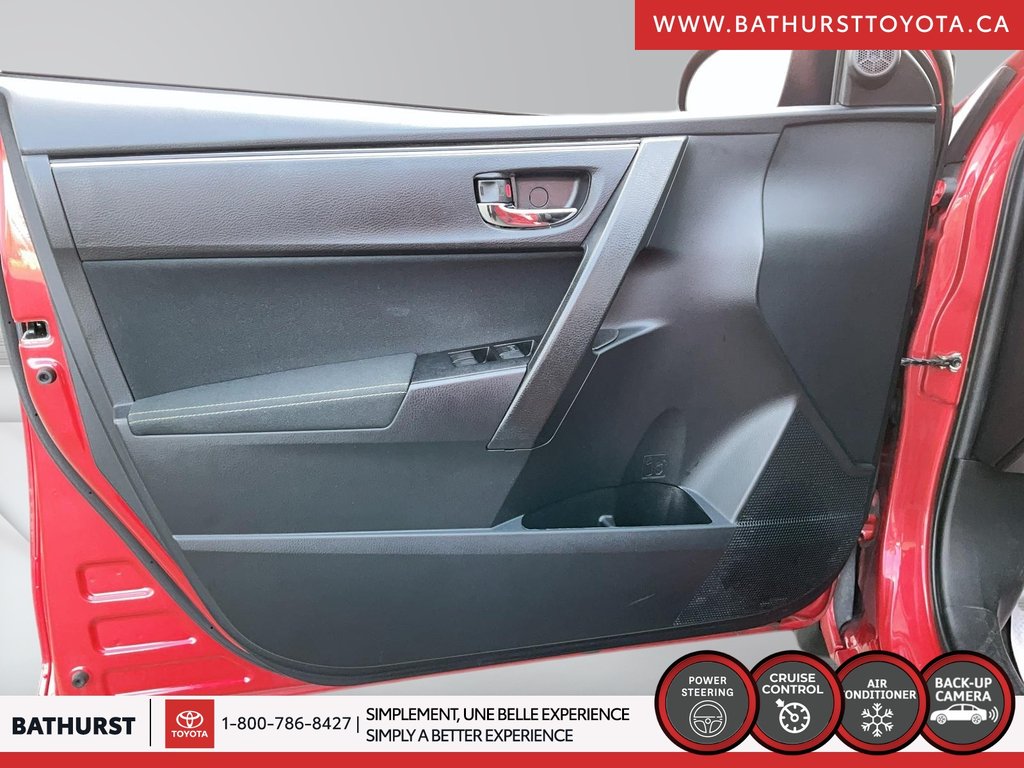 2018 Toyota Corolla LE in Bathurst, New Brunswick - 10 - w1024h768px