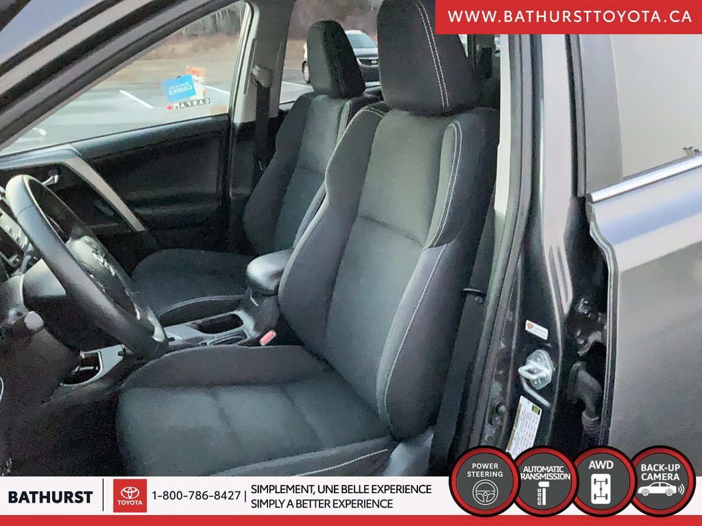 2017 Toyota RAV4 XLE in Bathurst, New Brunswick - 8 - w1024h768px