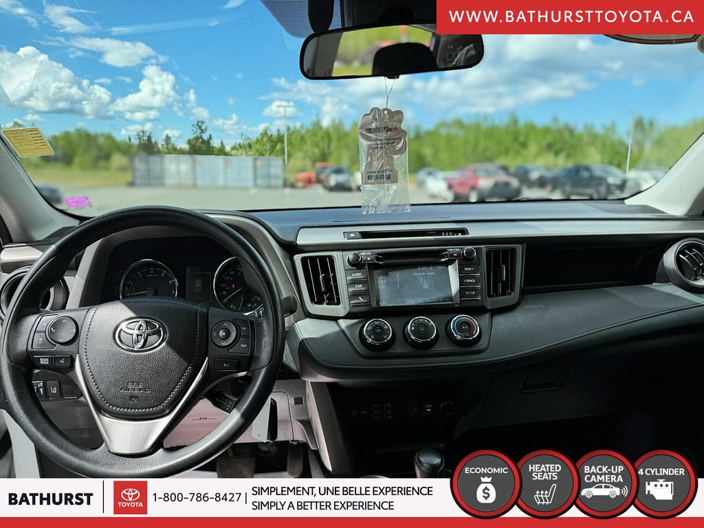 2018 Toyota RAV4 LE in Bathurst, New Brunswick - 10 - w1024h768px