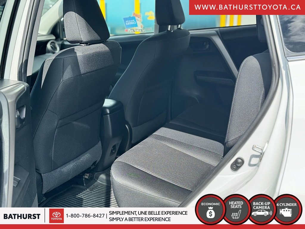 2018 Toyota RAV4 LE in Bathurst, New Brunswick - 8 - w1024h768px