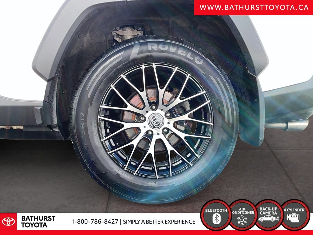 2019 Toyota RAV4 LE in Bathurst, New Brunswick - 7 - w1024h768px