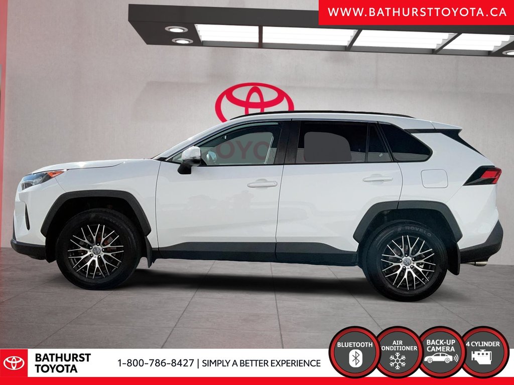2019 Toyota RAV4 LE in Bathurst, New Brunswick - 5 - w1024h768px