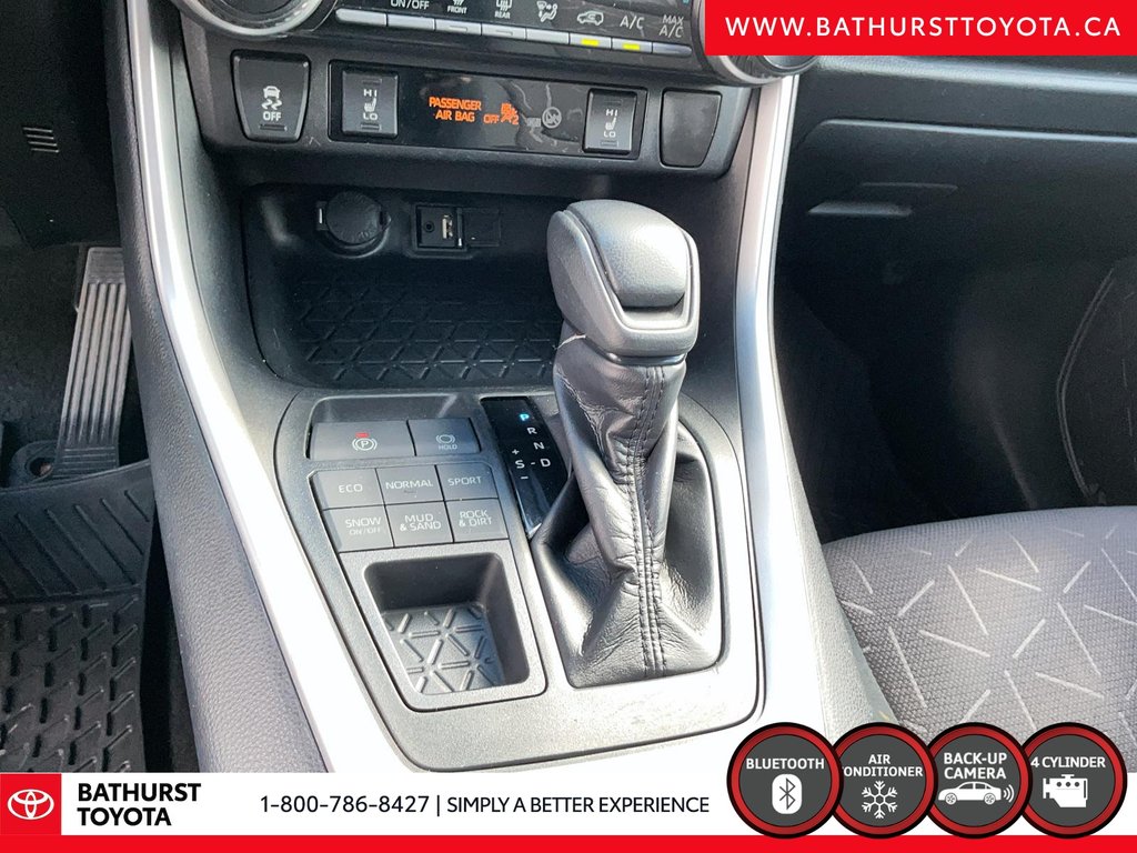 2019 Toyota RAV4 LE in Bathurst, New Brunswick - 14 - w1024h768px