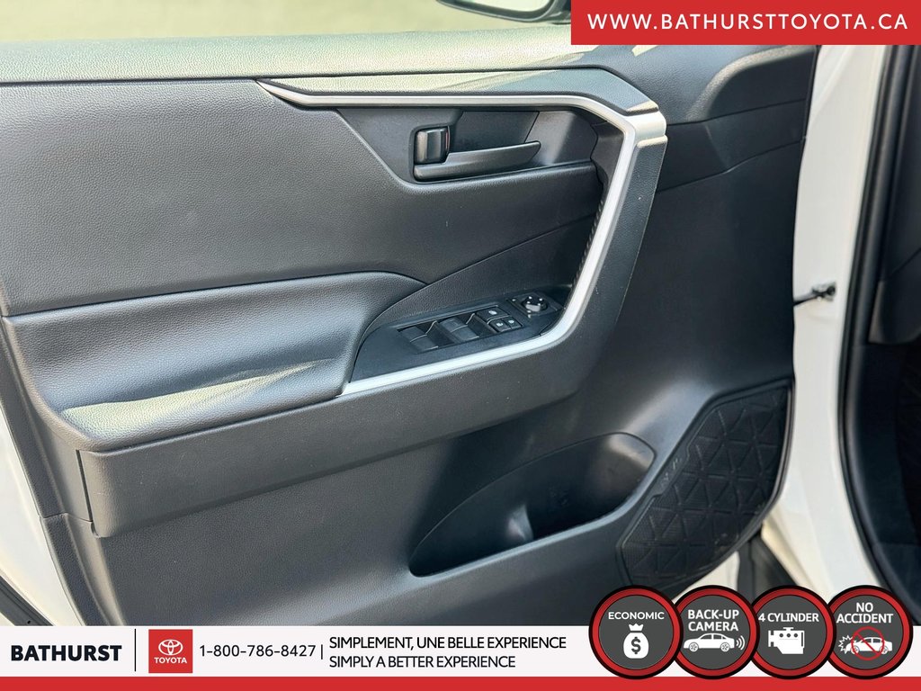 Toyota RAV4 LE 2021 à Bathurst, Nouveau-Brunswick - 13 - w1024h768px