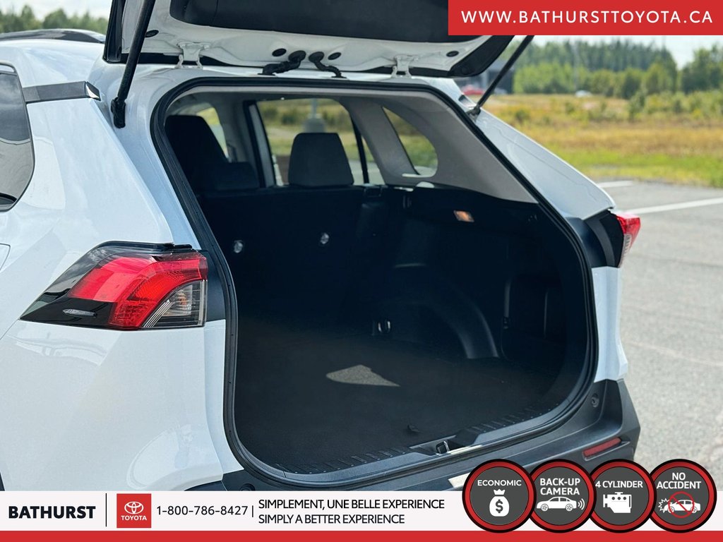 Toyota RAV4 LE 2021 à Bathurst, Nouveau-Brunswick - 11 - w1024h768px