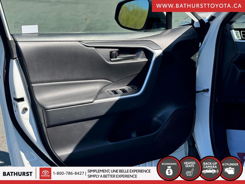 Toyota RAV4 LE 2022 à Bathurst, Nouveau-Brunswick - 13 - w1024h768px