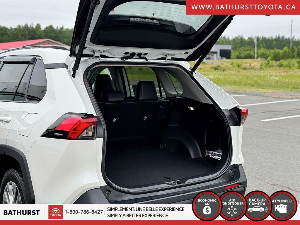 2022 Toyota RAV4 XLE in Bathurst, New Brunswick - 11 - w1024h768px