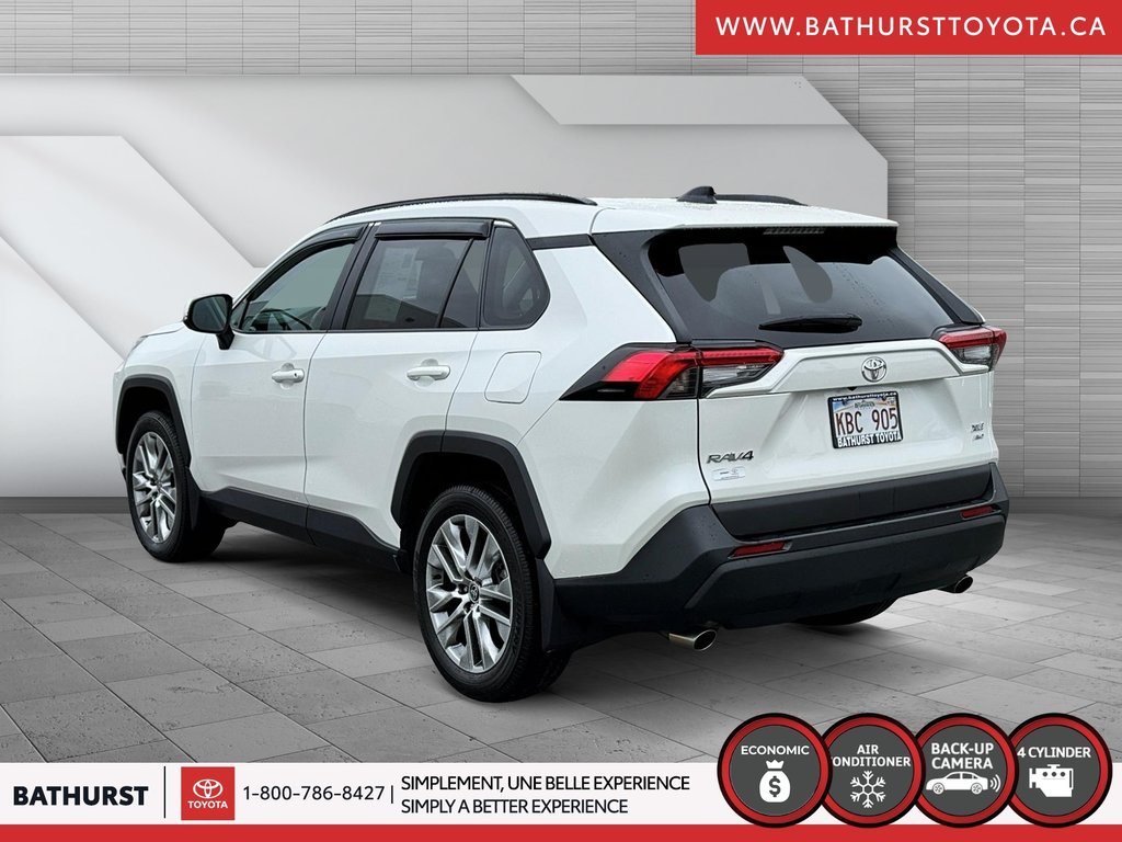 2022 Toyota RAV4 XLE in Bathurst, New Brunswick - 4 - w1024h768px