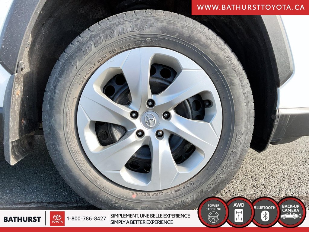 2022 Toyota RAV4 LE in Bathurst, New Brunswick - 6 - w1024h768px