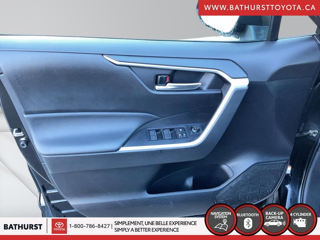 Toyota RAV4 Hybrid SE 2022 à Bathurst, Nouveau-Brunswick - 11 - w1024h768px