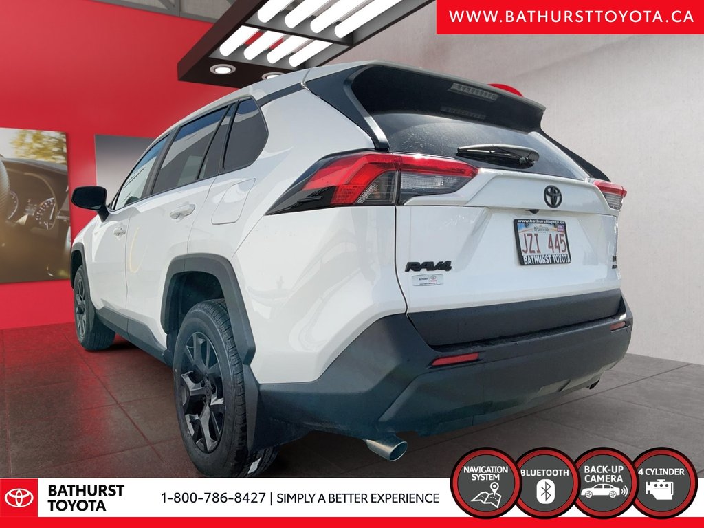 Toyota RAV4 LE 2022 à Bathurst, Nouveau-Brunswick - 4 - w1024h768px