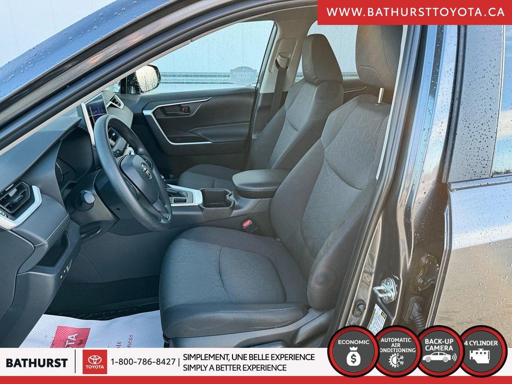 Toyota RAV4 LE 2023 à Bathurst, Nouveau-Brunswick - 9 - w1024h768px