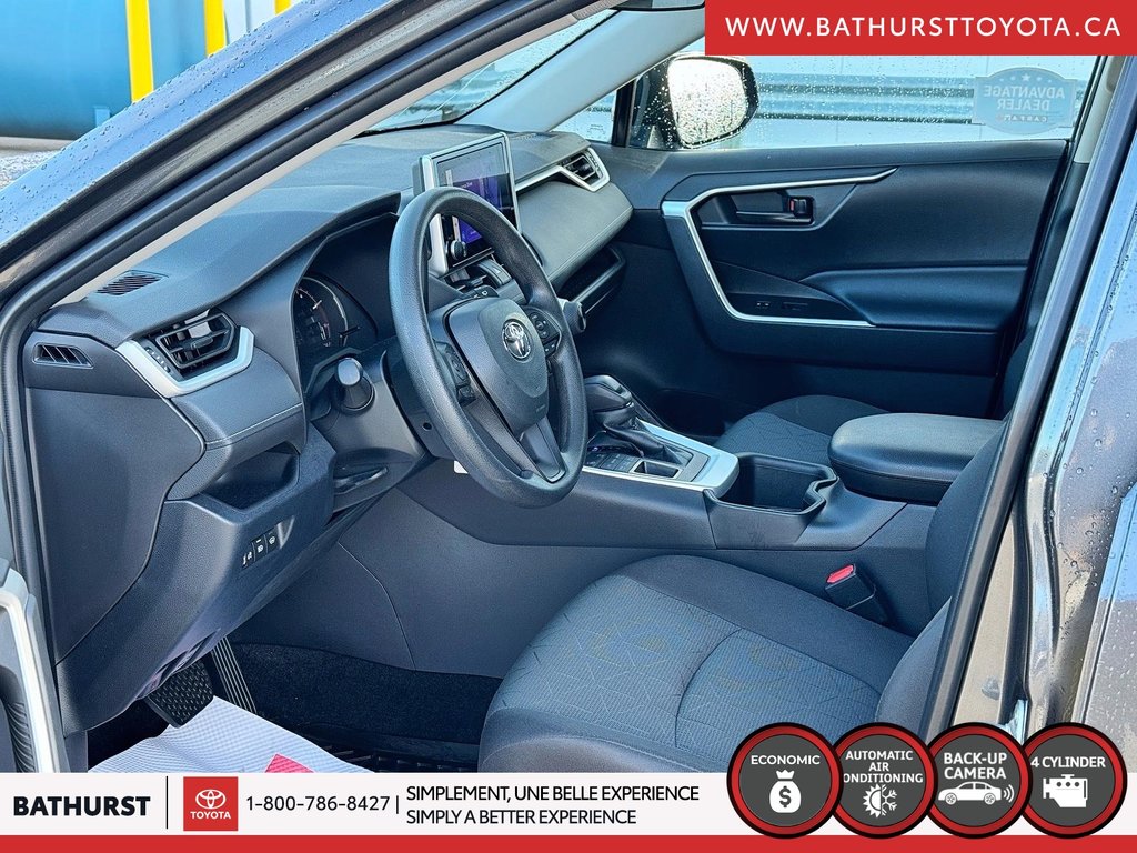 Toyota RAV4 LE 2023 à Bathurst, Nouveau-Brunswick - 17 - w1024h768px