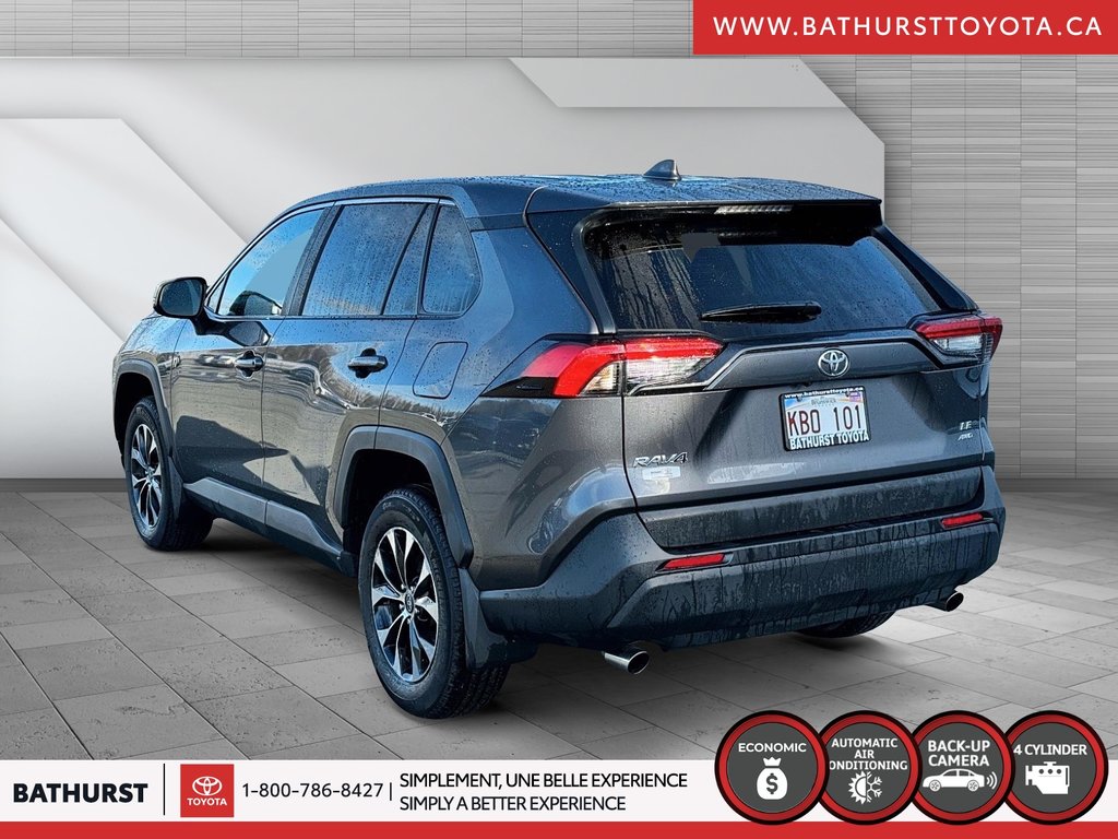 Toyota RAV4 LE 2023 à Bathurst, Nouveau-Brunswick - 4 - w1024h768px