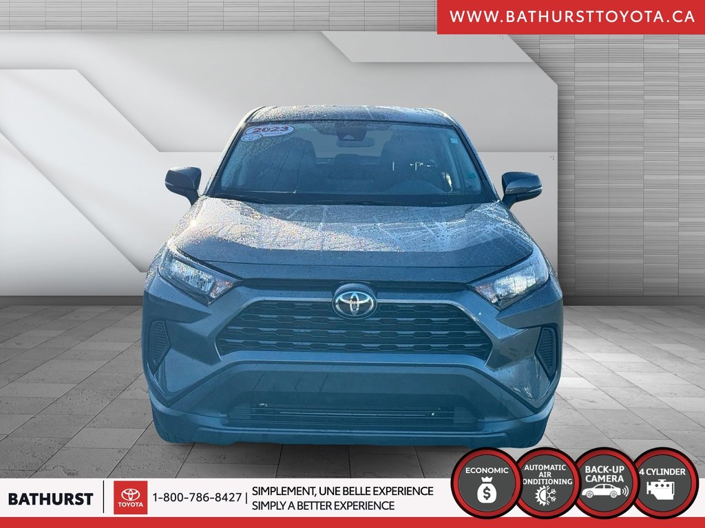 Toyota RAV4 LE 2023 à Bathurst, Nouveau-Brunswick - 2 - w1024h768px