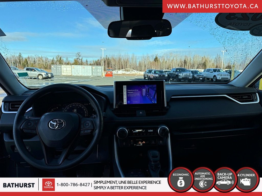 Toyota RAV4 LE 2023 à Bathurst, Nouveau-Brunswick - 12 - w1024h768px