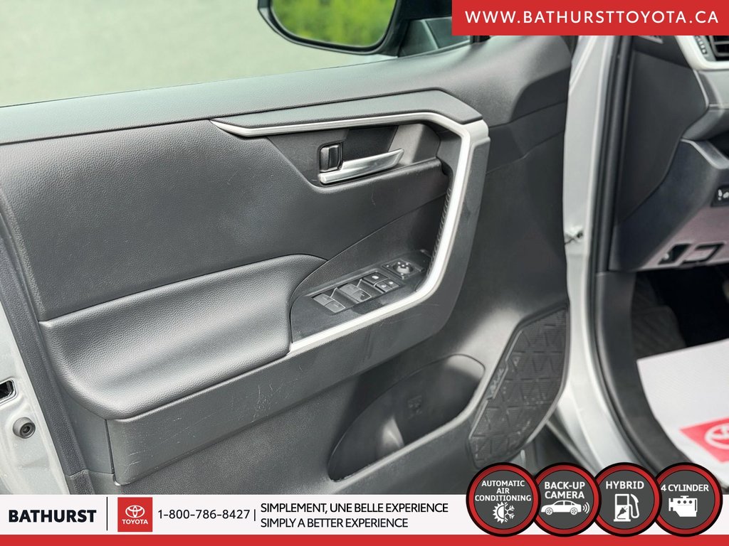 Toyota RAV4 Hybrid XLE 2023 à Bathurst, Nouveau-Brunswick - 13 - w1024h768px