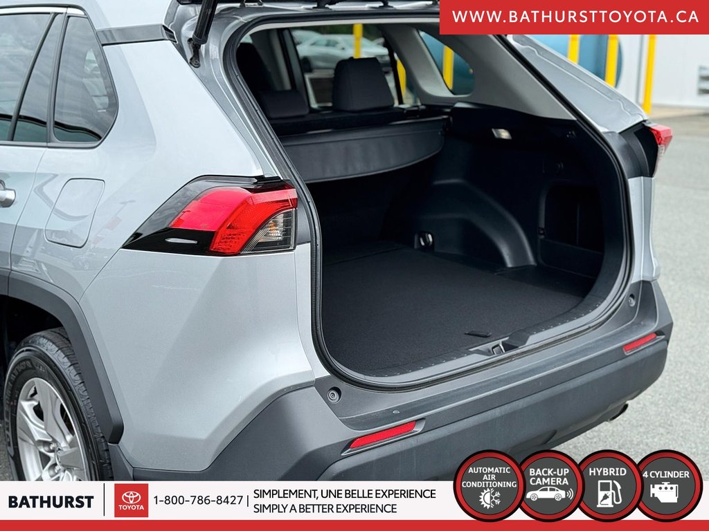 Toyota RAV4 Hybrid XLE 2023 à Bathurst, Nouveau-Brunswick - 11 - w1024h768px