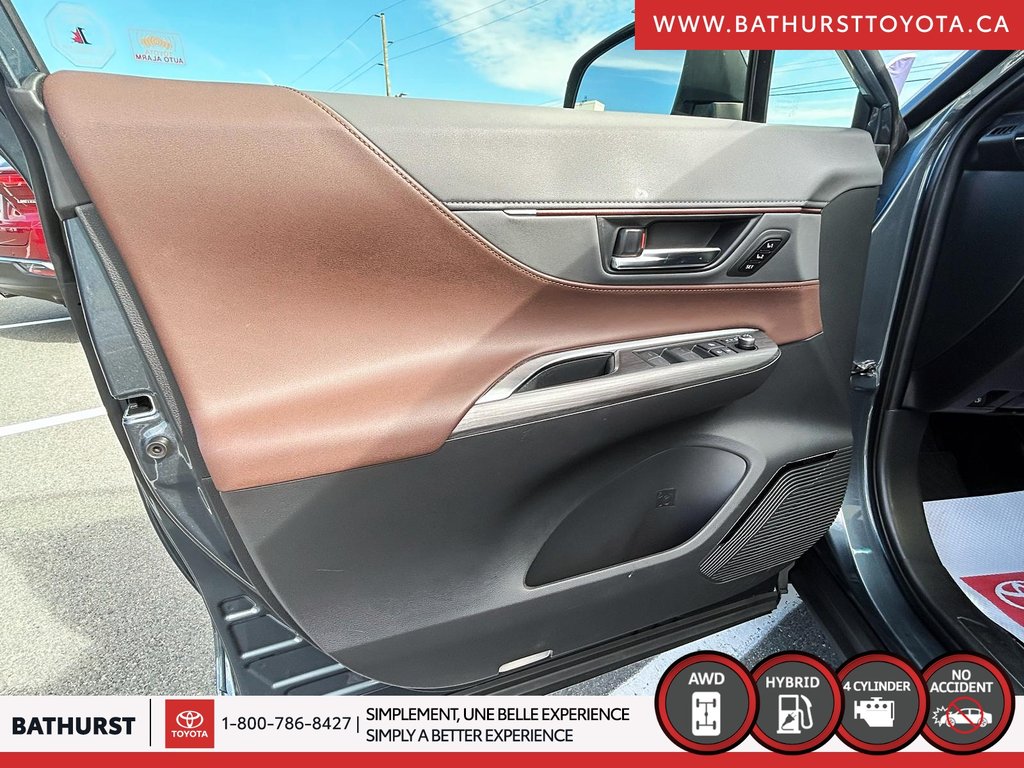 2021 Toyota Venza Limited in Bathurst, New Brunswick - 15 - w1024h768px