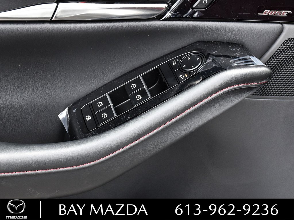 2024 Mazda CX-30 in Pickering, Ontario - 11 - w1024h768px