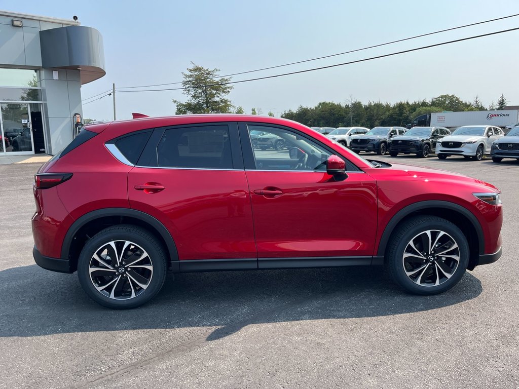 2025 Mazda CX-5 in Pickering, Ontario - 8 - w1024h768px