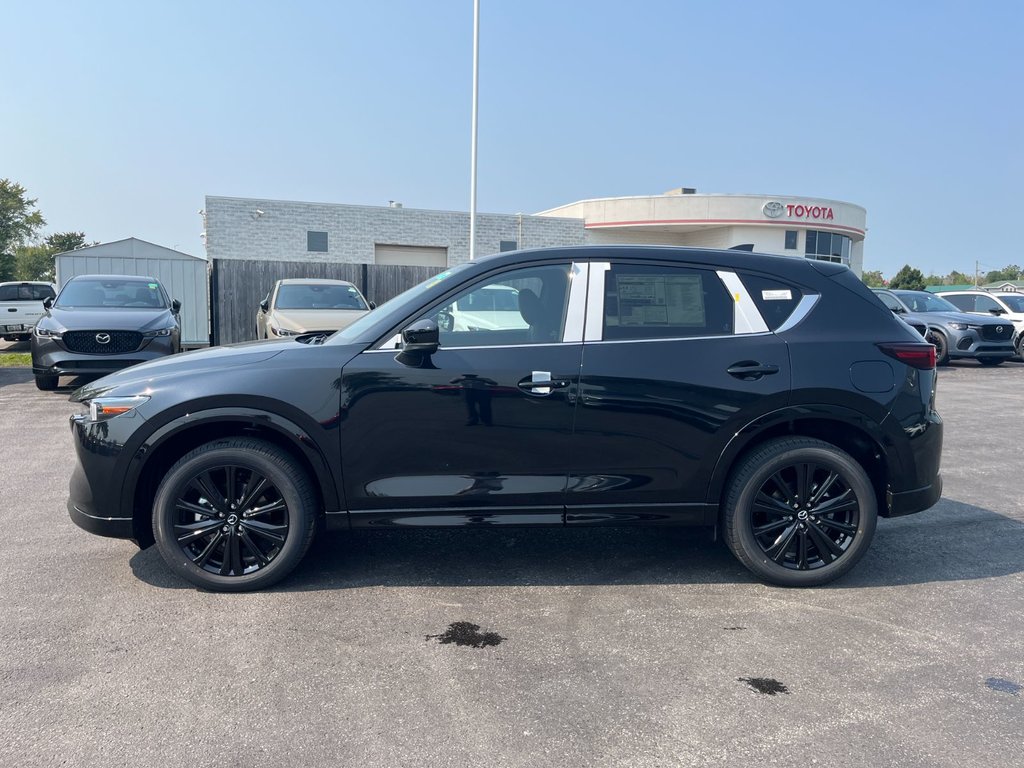 2025 Mazda CX-5 in Pickering, Ontario - 4 - w1024h768px