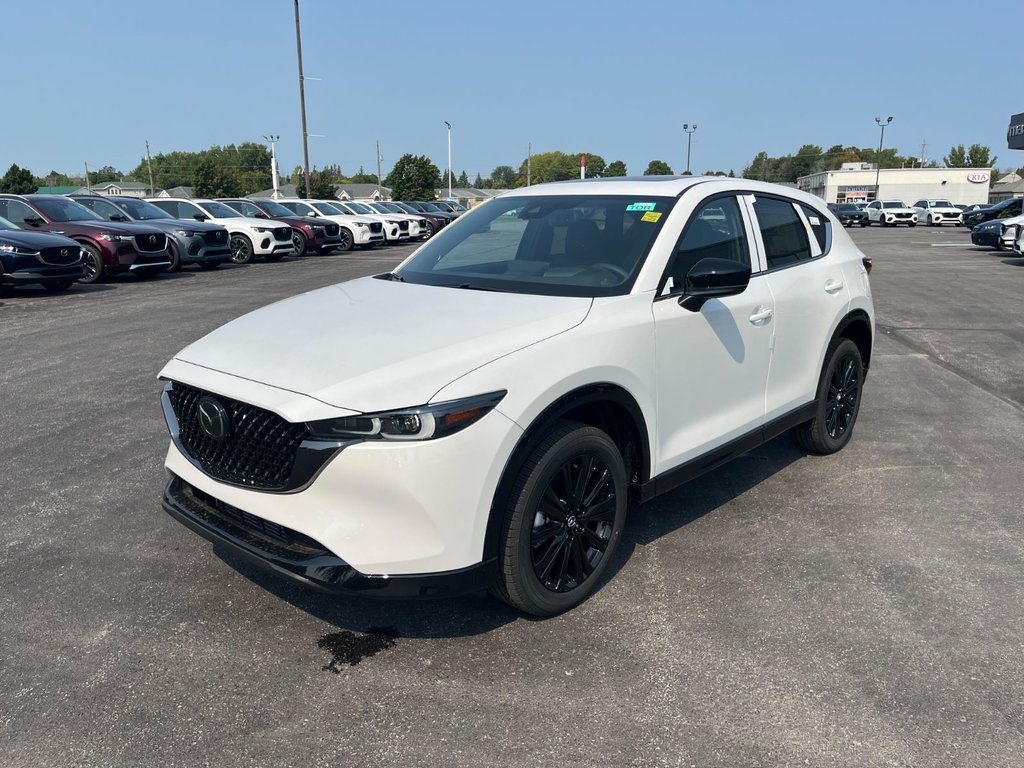 2025 Mazda CX-5 in Pickering, Ontario - 3 - w1024h768px