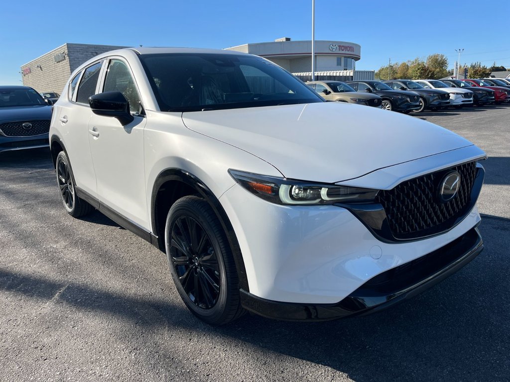 2025 Mazda CX-5 in Pickering, Ontario - 9 - w1024h768px