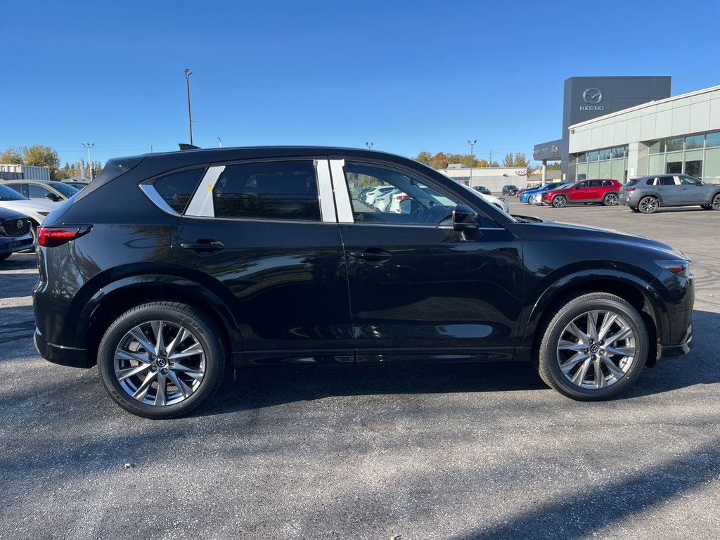 2025 Mazda CX-5 in Pickering, Ontario - 8 - w1024h768px