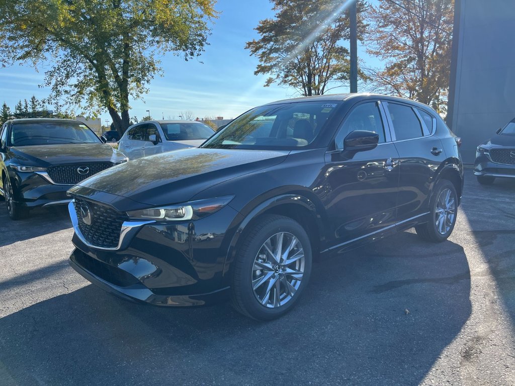 2025 Mazda CX-5 in Pickering, Ontario - 3 - w1024h768px