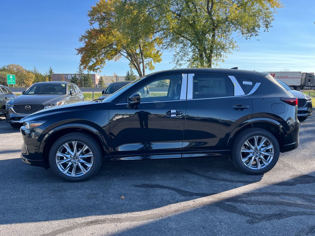 2025 Mazda CX-5 in Pickering, Ontario - 4 - w1024h768px