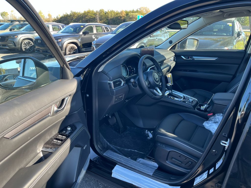 2025 Mazda CX-5 in Pickering, Ontario - 27 - w1024h768px