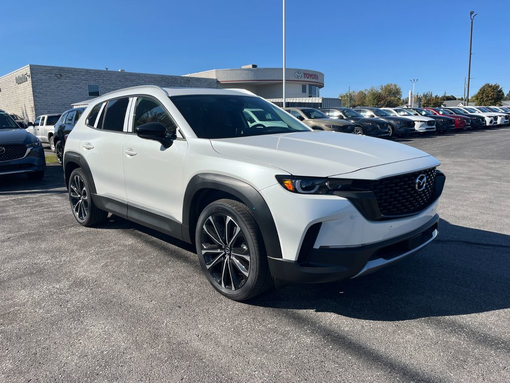 2025 Mazda CX-50 in Pickering, Ontario - 9 - w1024h768px