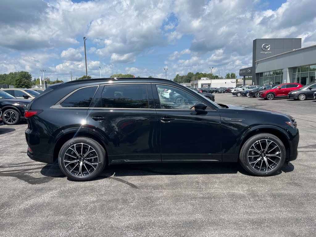 2025 Mazda CX-70 Hybrid in Pickering, Ontario - 8 - w1024h768px