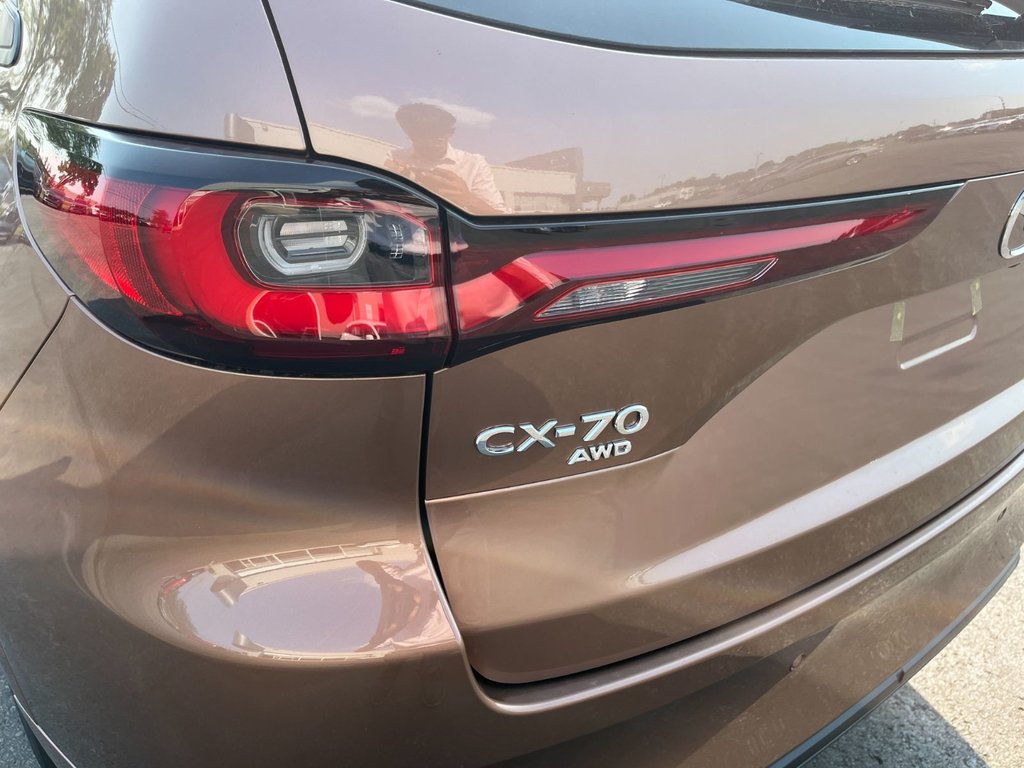 2025 Mazda CX-70 Hybrid in Pickering, Ontario - 12 - w1024h768px