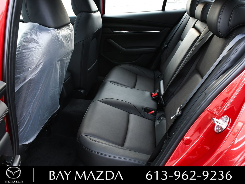 2024 Mazda 3 in Pickering, Ontario - 16 - w1024h768px