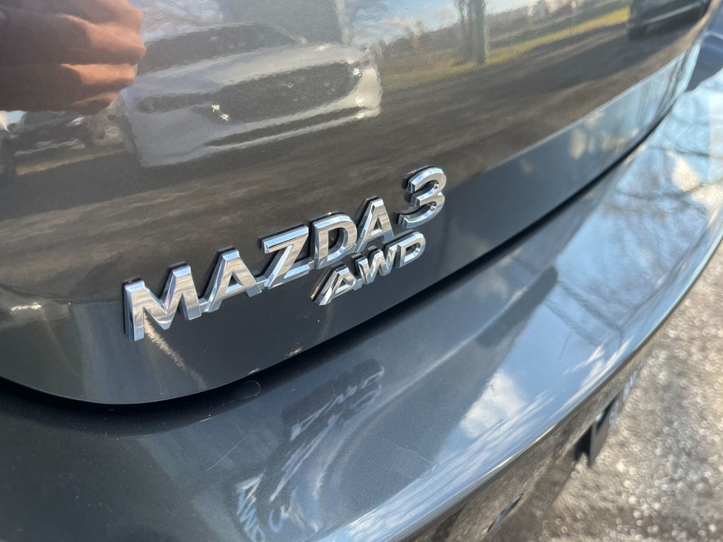 2020 Mazda 3 in Pickering, Ontario - 12 - w1024h768px