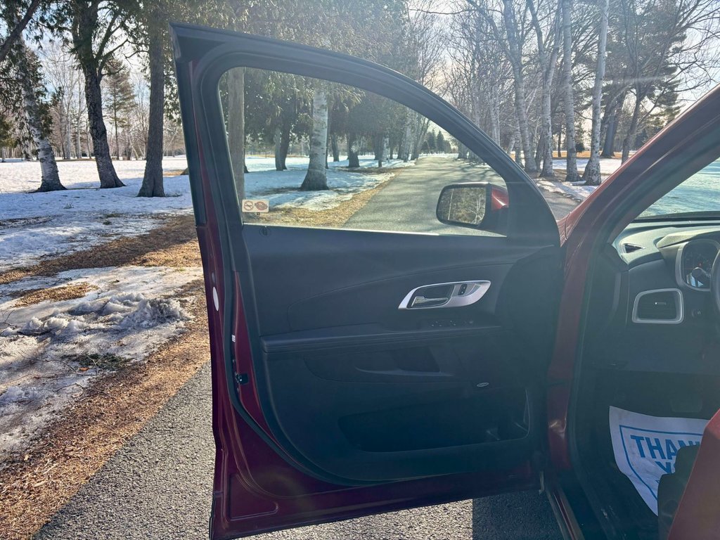 Chevrolet Equinox LT 2017 à Bathurst, Nouveau-Brunswick - 9 - w1024h768px