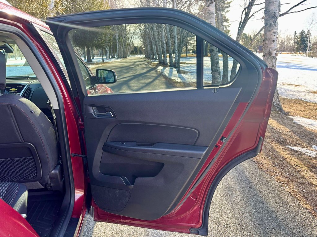 2017 Chevrolet Equinox LT in Bathurst, New Brunswick - 21 - w1024h768px