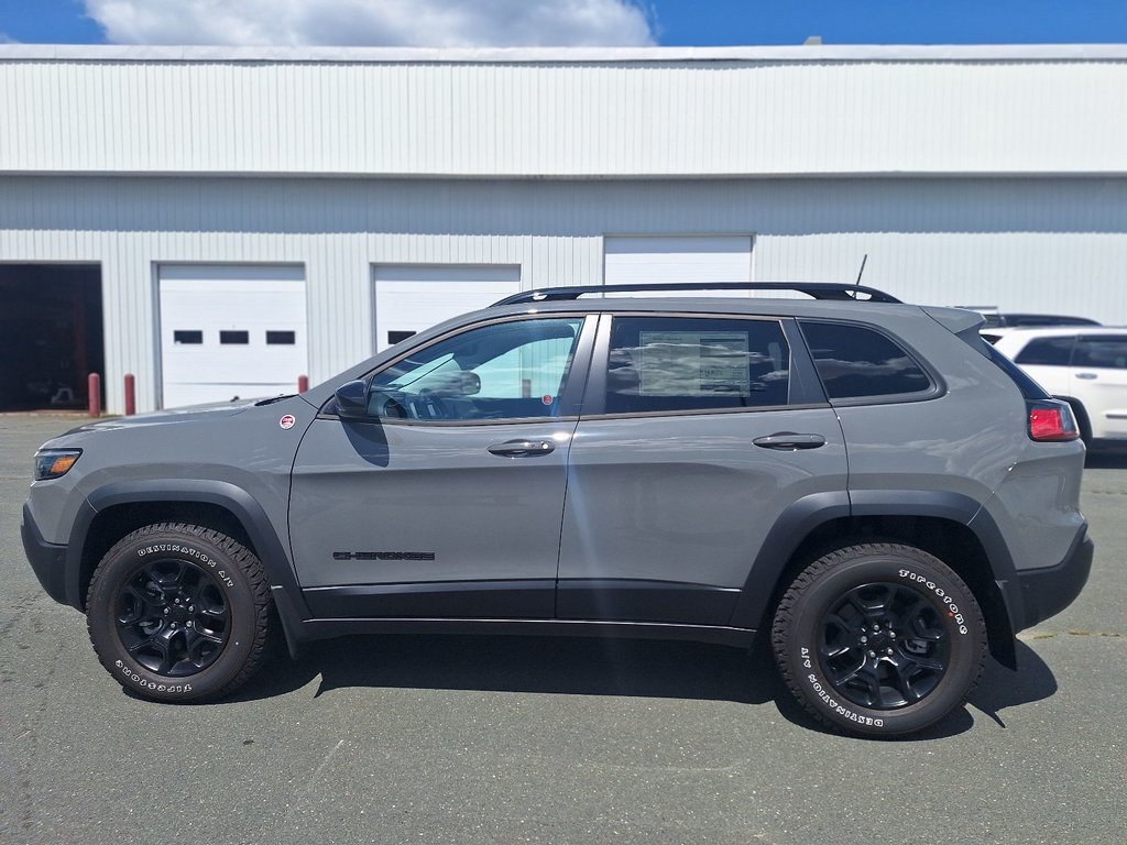 Cherokee TRAILHAWK 2023 à Bathurst, Nouveau-Brunswick - 3 - w1024h768px