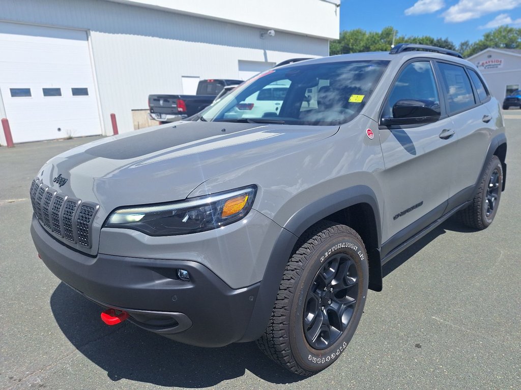 Cherokee TRAILHAWK 2023 à Bathurst, Nouveau-Brunswick - 1 - w1024h768px