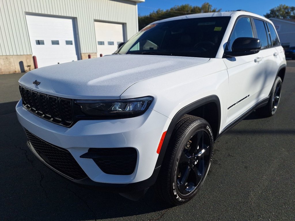 Grand Cherokee ALTITUDE 2024 à Bathurst, Nouveau-Brunswick - 1 - w1024h768px