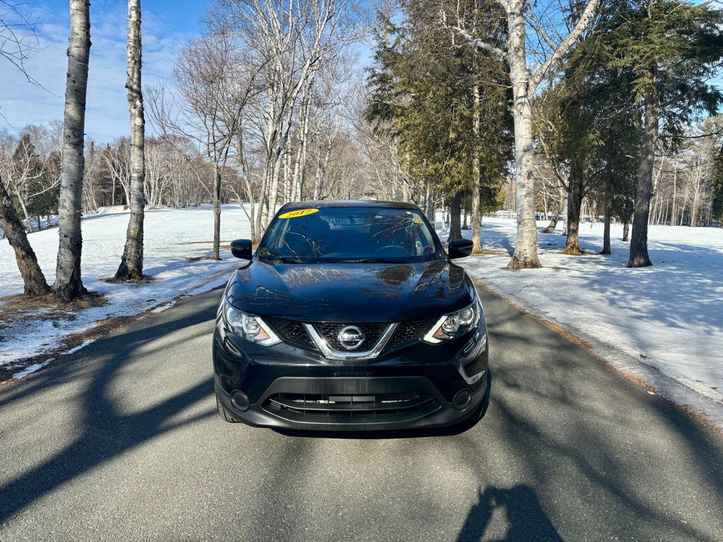 2017 Nissan Qashqai S in Bathurst, New Brunswick - 2 - w1024h768px