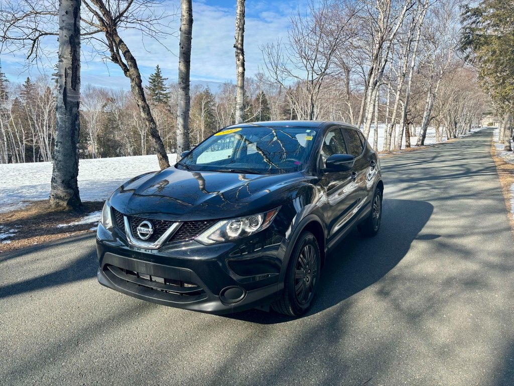 2017 Nissan Qashqai S in Bathurst, New Brunswick - 1 - w1024h768px