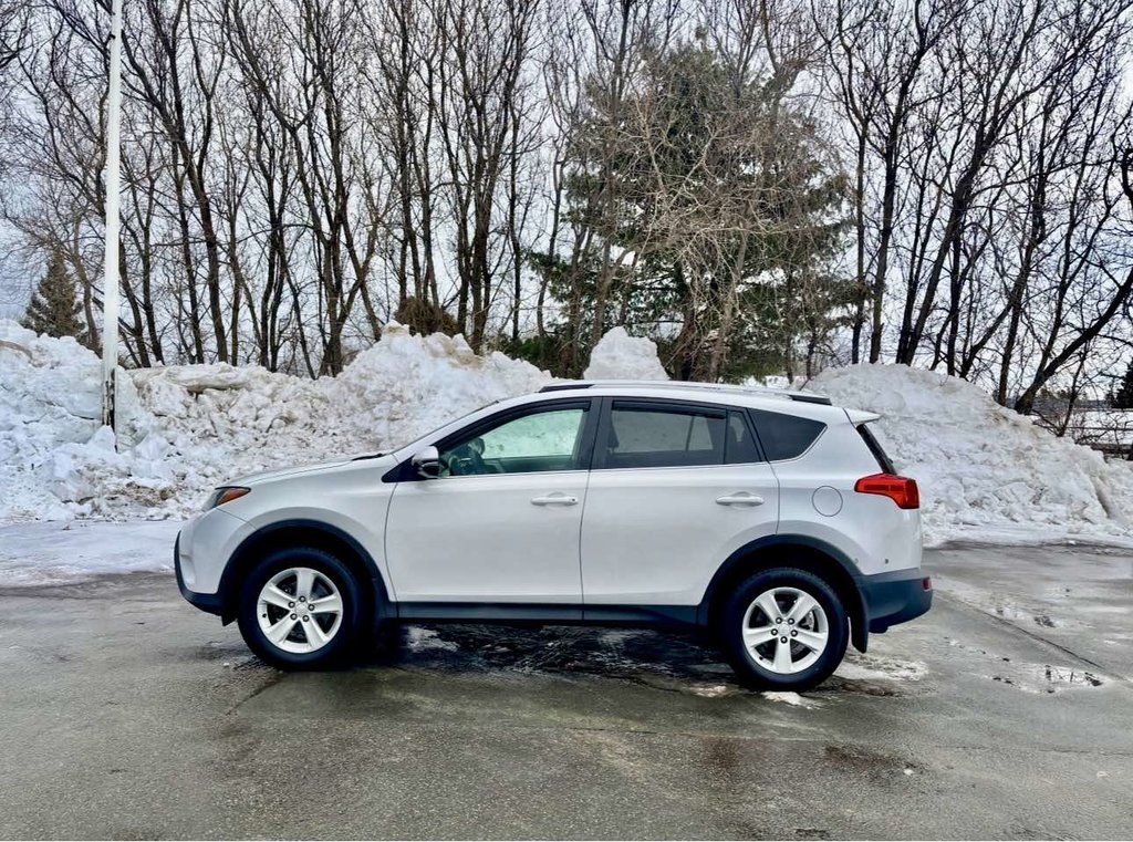 2013 Toyota RAV4 XLE in Bathurst, New Brunswick - 8 - w1024h768px