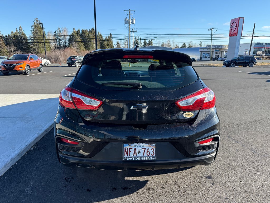 2018  Cruze Hatchback LT - 6AT in Bathurst, New Brunswick - 3 - w1024h768px